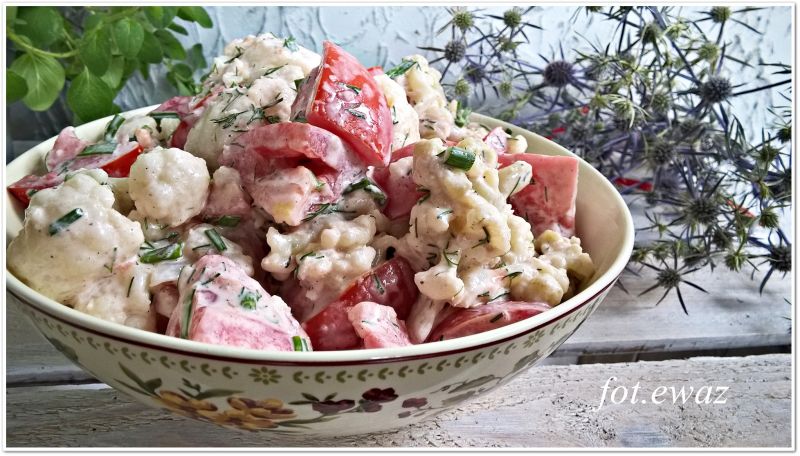 Sałatka z kalafiora i pomidora Sałatka z kalafiora i pomidora