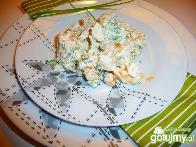 Sałatka z kalafiorem,młodymi ziemniakami Sałatka z kalafiorem,młodymi ziemniakami