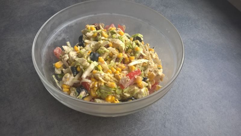 Sałatka z kapustą pekińską i fetą Sałatka z kapustą pekińską i fetą