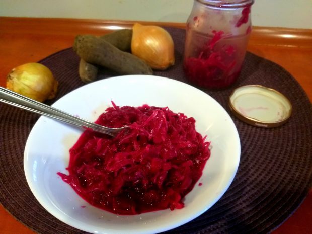 Sałatka z kapusty, buraków i cebuli Sałatka z kapusty, buraków i cebuli