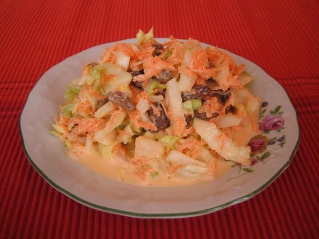 Salatka z kapusty pekinskiej Salatka z kapusty pekinskiej