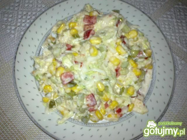 Sałatka z kapusty pekińskiej i ogórków