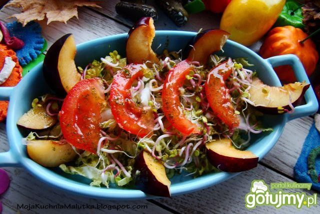 Sałatka  z kapusty pekińskiej z kiełkami