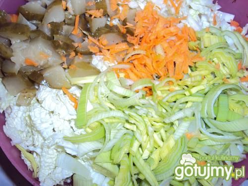 Sałatka z kapusty pekińskiej z majonezem