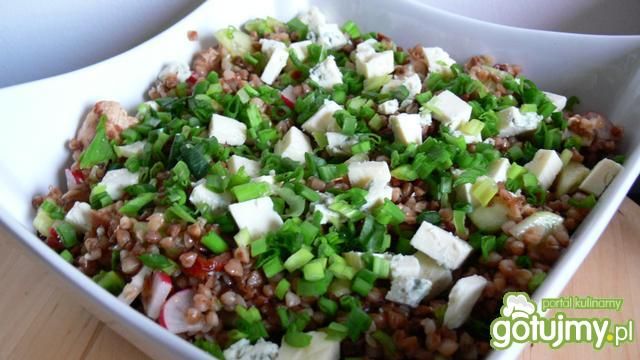 Sałatka z kaszą gryczaną i indykiem