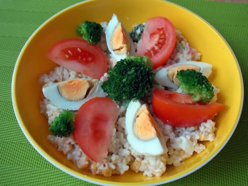 Sałatka z kaszą jaglaną Sałatka z kaszą jaglaną