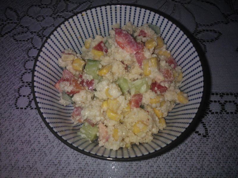 Sałatka z kaszą kuskus Sałatka z kaszą kuskus