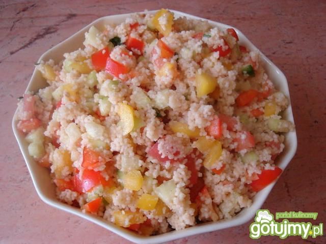 Sałatka z kaszą kuskus  Sałatka z kaszą kuskus