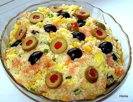 Sałatka z kaszą kuskus i łososiem Sałatka z kaszą kuskus i łososiem