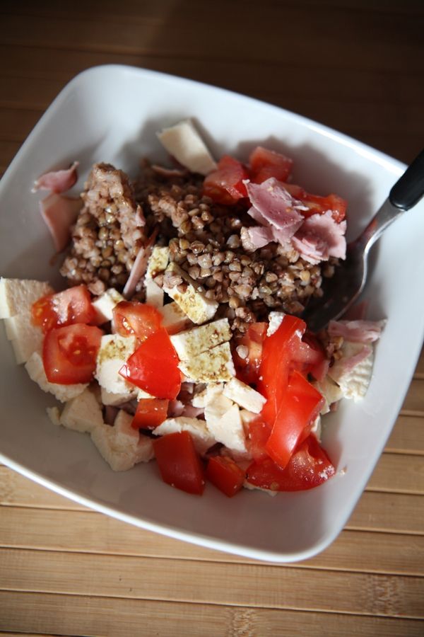 Sałatka z kasza na lunch Sałatka z kasza na lunch