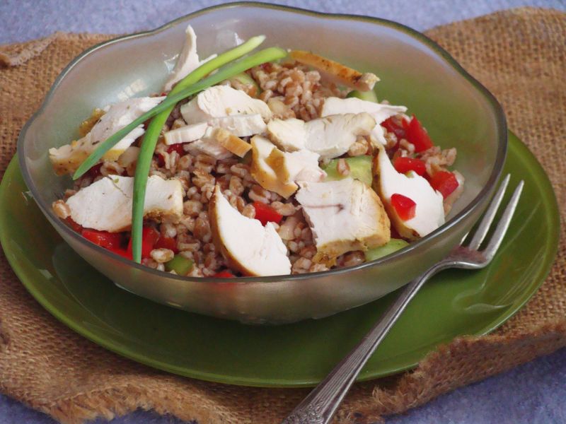 Sałatka z kasza orkiszową 