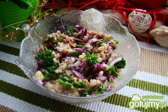 Sałatka z kaszy i tuńczyka  Sałatka z kaszy i tuńczyka