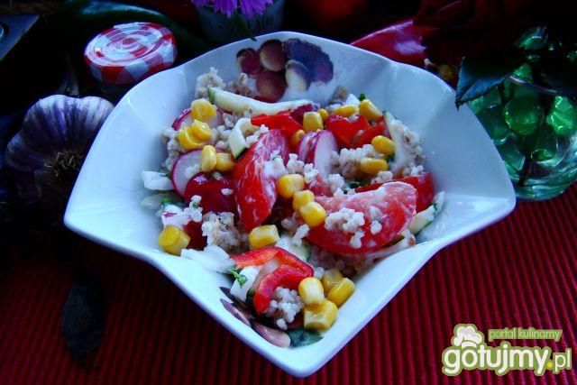 Sałatka z kaszy i warzyw z majonezem  Sałatka z kaszy i warzyw z majonezem