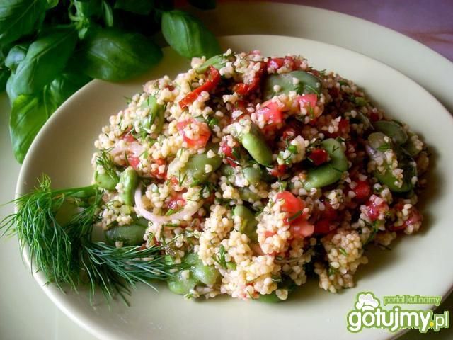 Sałatka z kaszy jaglanej i bobu