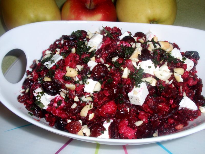 Sałatka z kaszy jaglanej z burakami