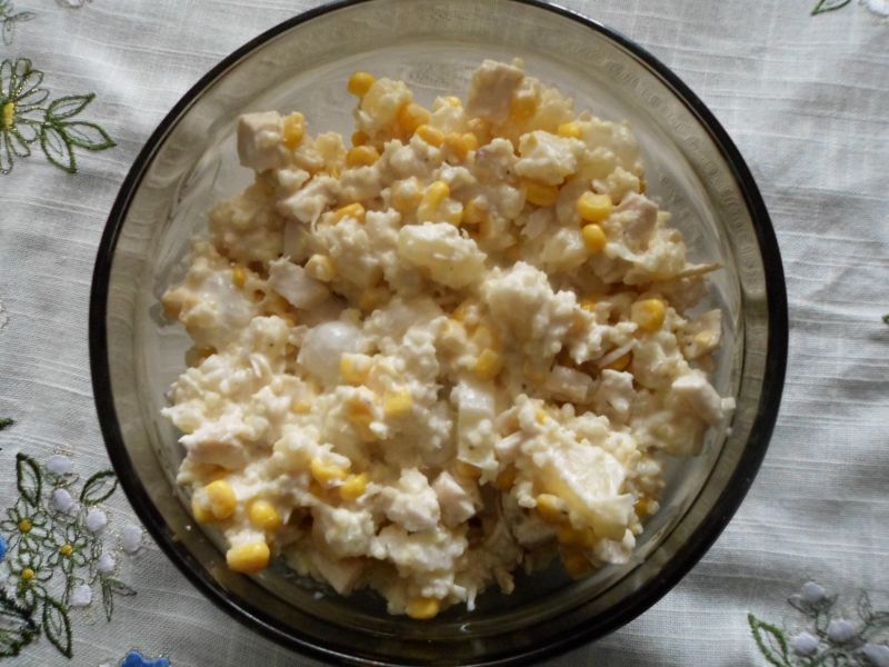 Sałatka z kaszy jaglanej z kurczakiem