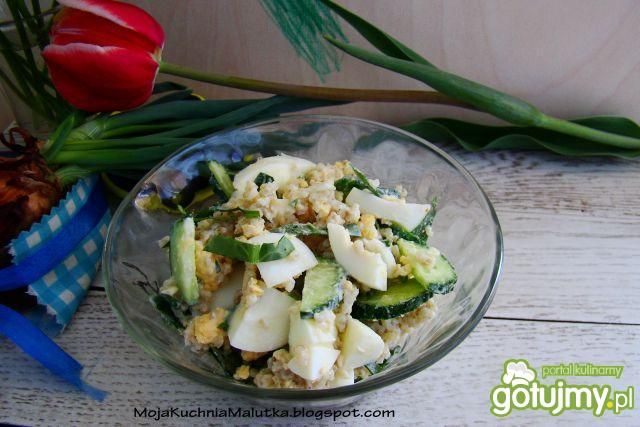 Sałatka z kaszy ogórka i jajka  Sałatka z kaszy ogórka i jajka