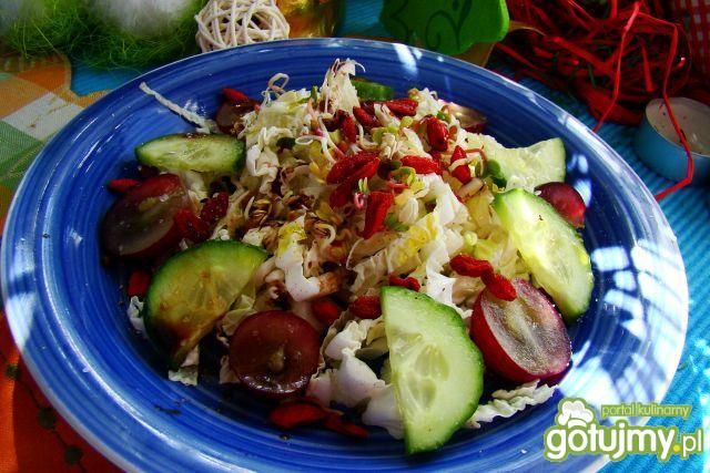 Sałatka z kiełkami rzodkiewki Sałatka z kiełkami rzodkiewki