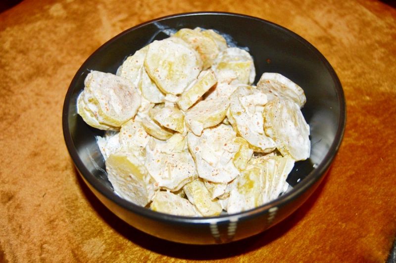 Sałatka z kiszonych ogórków