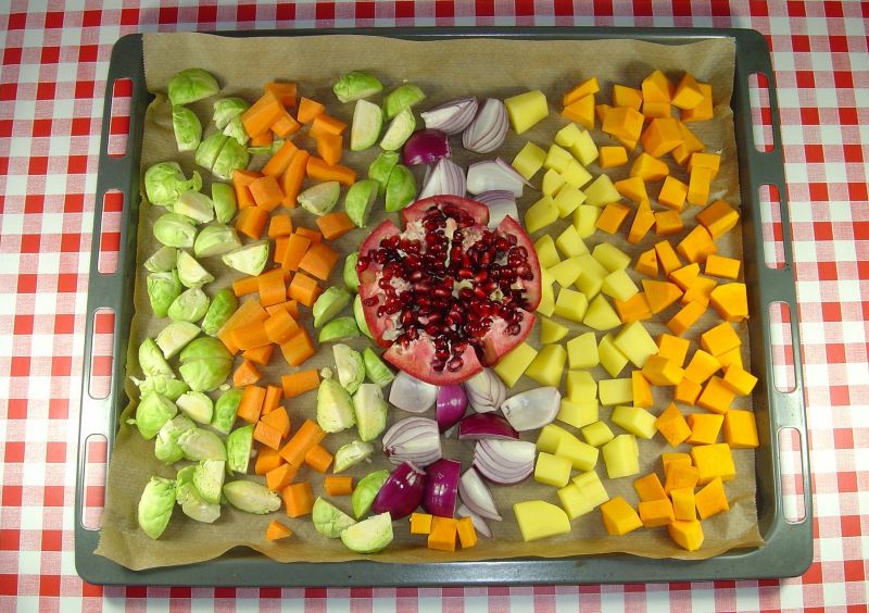 Sałatka z kolorowych, pieczonych warzyw