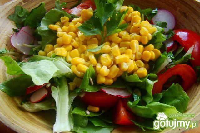 Sałatka z kukurydzą 