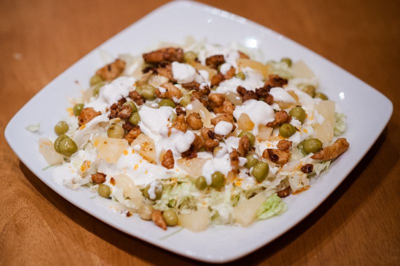 Sałatka z kuraczkiem a'la Capri Sałatka z kuraczkiem a'la Capri