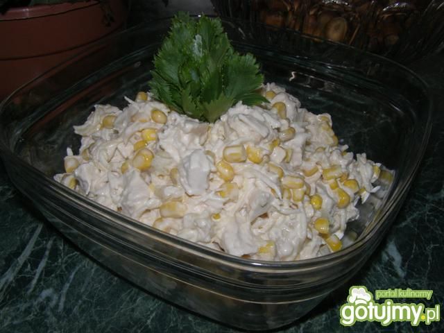 Sałatka z kurczaka i ananasa Sałatka z kurczaka i ananasa