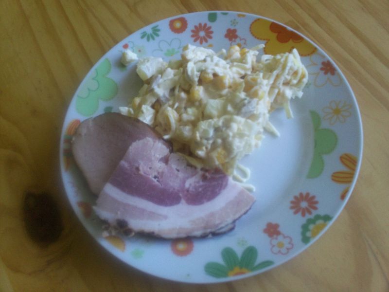 Sałatka z kurczaka z ananasem