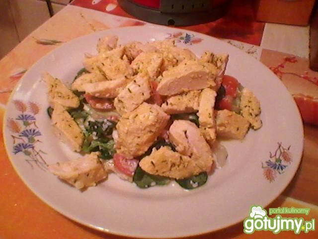Sałatka z kurczaka z roszponką i fetą