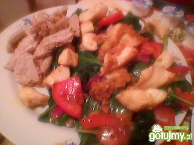 Sałatka z kurczaka ze szpinakiem Sałatka z kurczaka ze szpinakiem