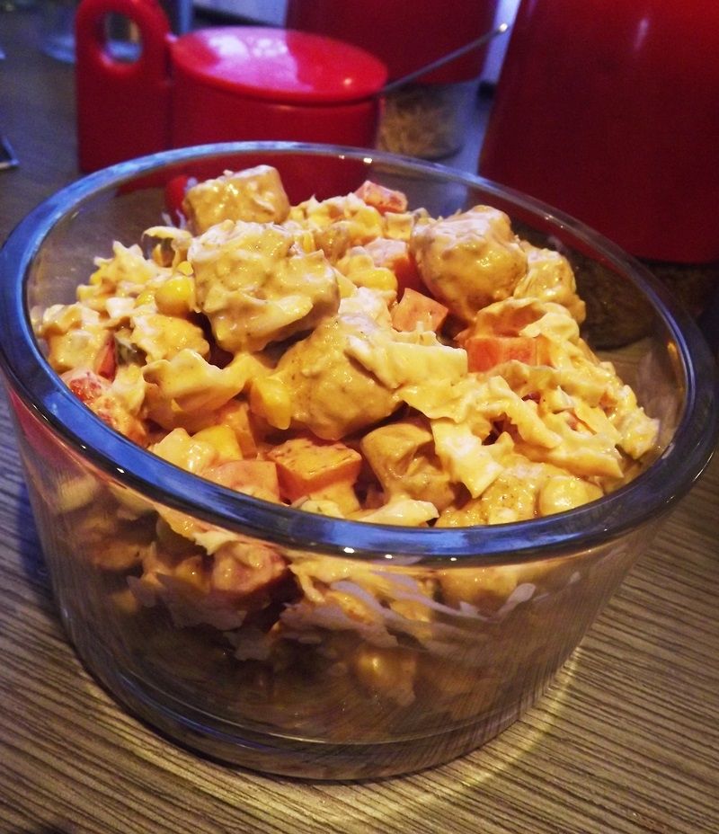 Sałatka z kurczakiem gyros 