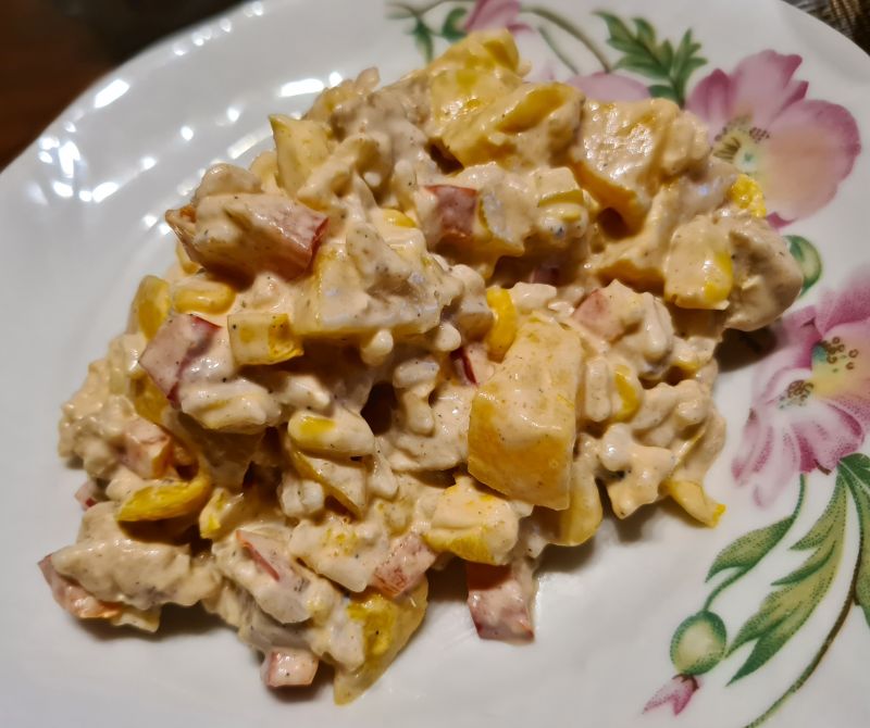 Sałatka z kurczakiem i brzoskwiniami Sałatka z kurczakiem i brzoskwiniami