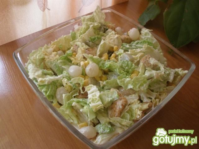 Sałatka z kurczakiem i cebulkami