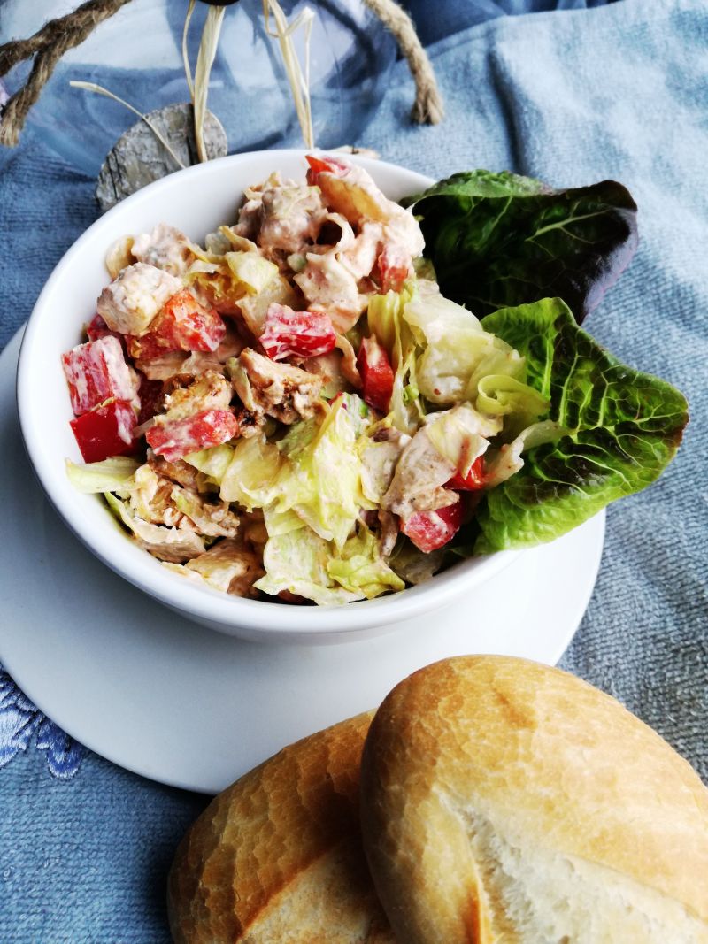 Sałatka z kurczakiem i fetą    Sałatka z kurczakiem i fetą