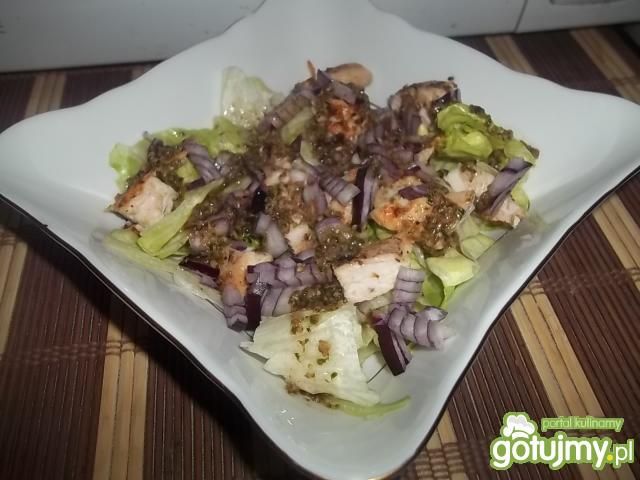 Sałatka z kurczakiem i pesto Sałatka z kurczakiem i pesto