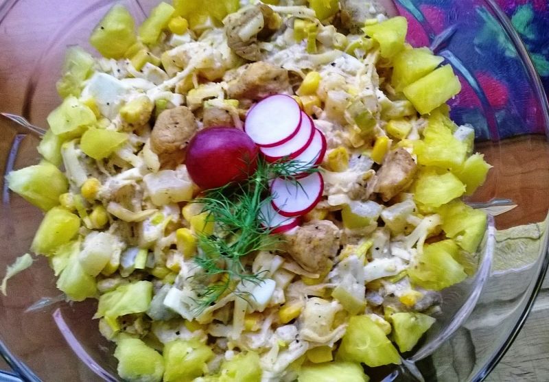 Sałatka z kurczakiem i selerem  Sałatka z kurczakiem i selerem