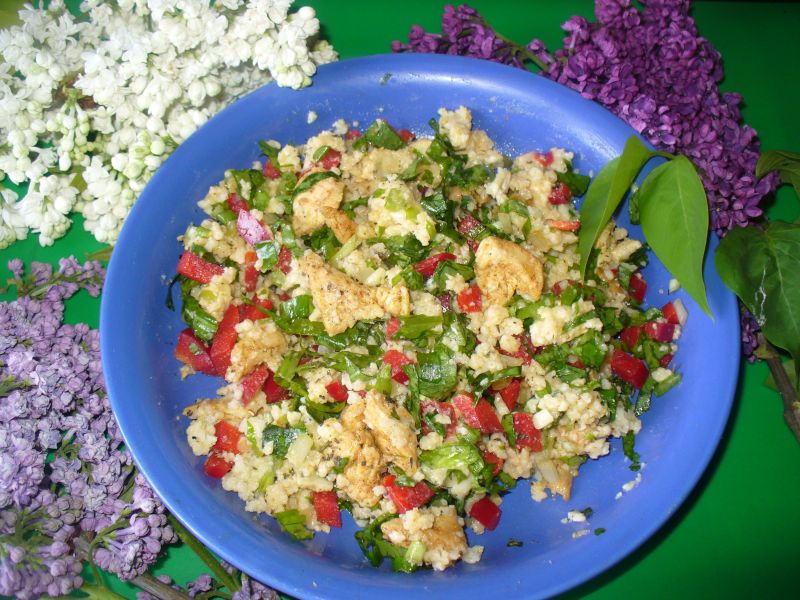 Sałatka z kurczakiem i serem camembert