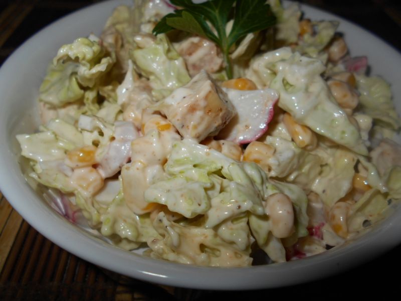 Sałatka z kurczakiem i surimi Sałatka z kurczakiem i surimi