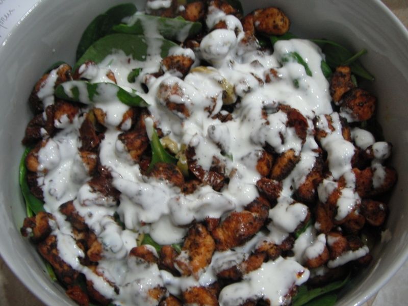 Sałatka z kurczakiem i szpinakiem 