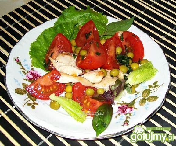 Sałatka z kurczakiem i tajską bazylią