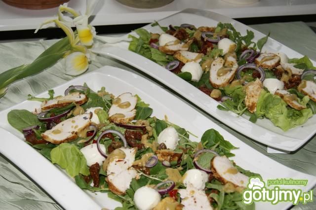 Sałatka z kurczakiem i winegrett