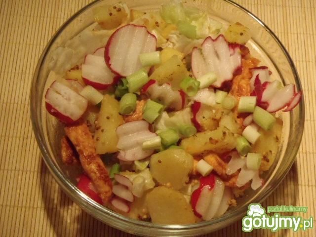 Sałatka z kurczakiem i ziemniakami 3 Sałatka z kurczakiem i ziemniakami 3