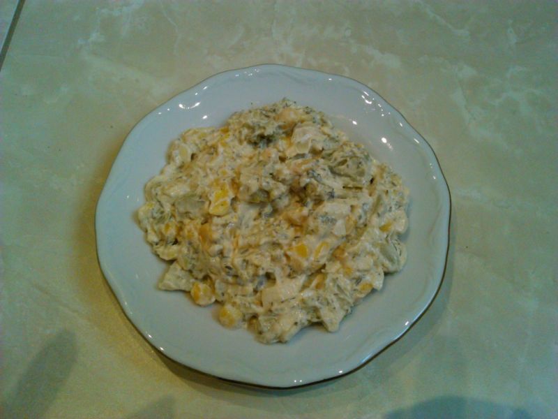 Sałatka z kurczakiem kukurydzą i brokułami Sałatka z kurczakiem kukurydzą i brokułami