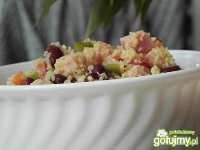 Sałatka z kuskusem.