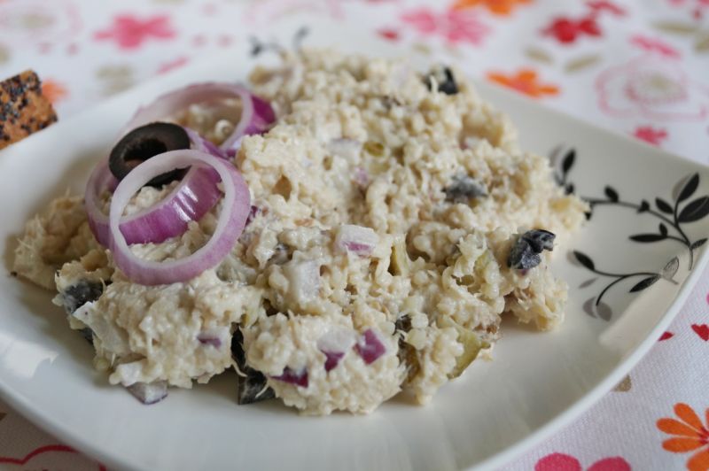 Sałatka z kuskusem i wędzoną makrelą