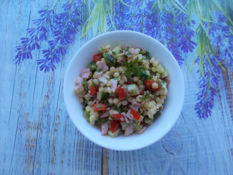 Sałatka z kuskusem perłowym