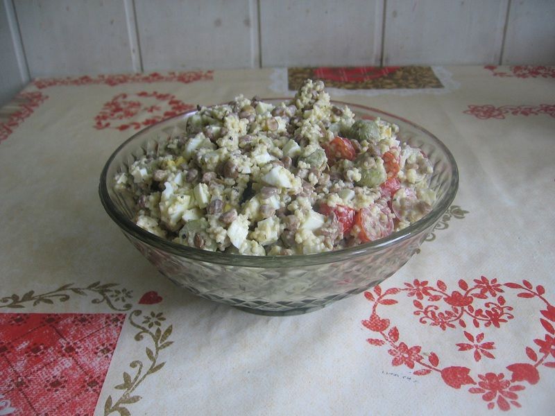 Sałatka z kuskusem, soczewicą i oliwkami Sałatka z kuskusem, soczewicą i oliwkami