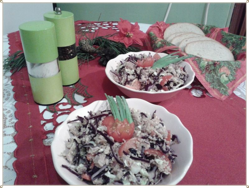 Sałatka z kuskusem szynką i kolorową kapustą 