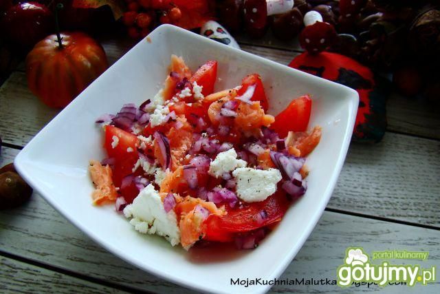 Sałatka z łososia z serem feta 