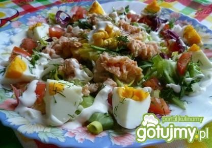 Sałatka z łososiem 